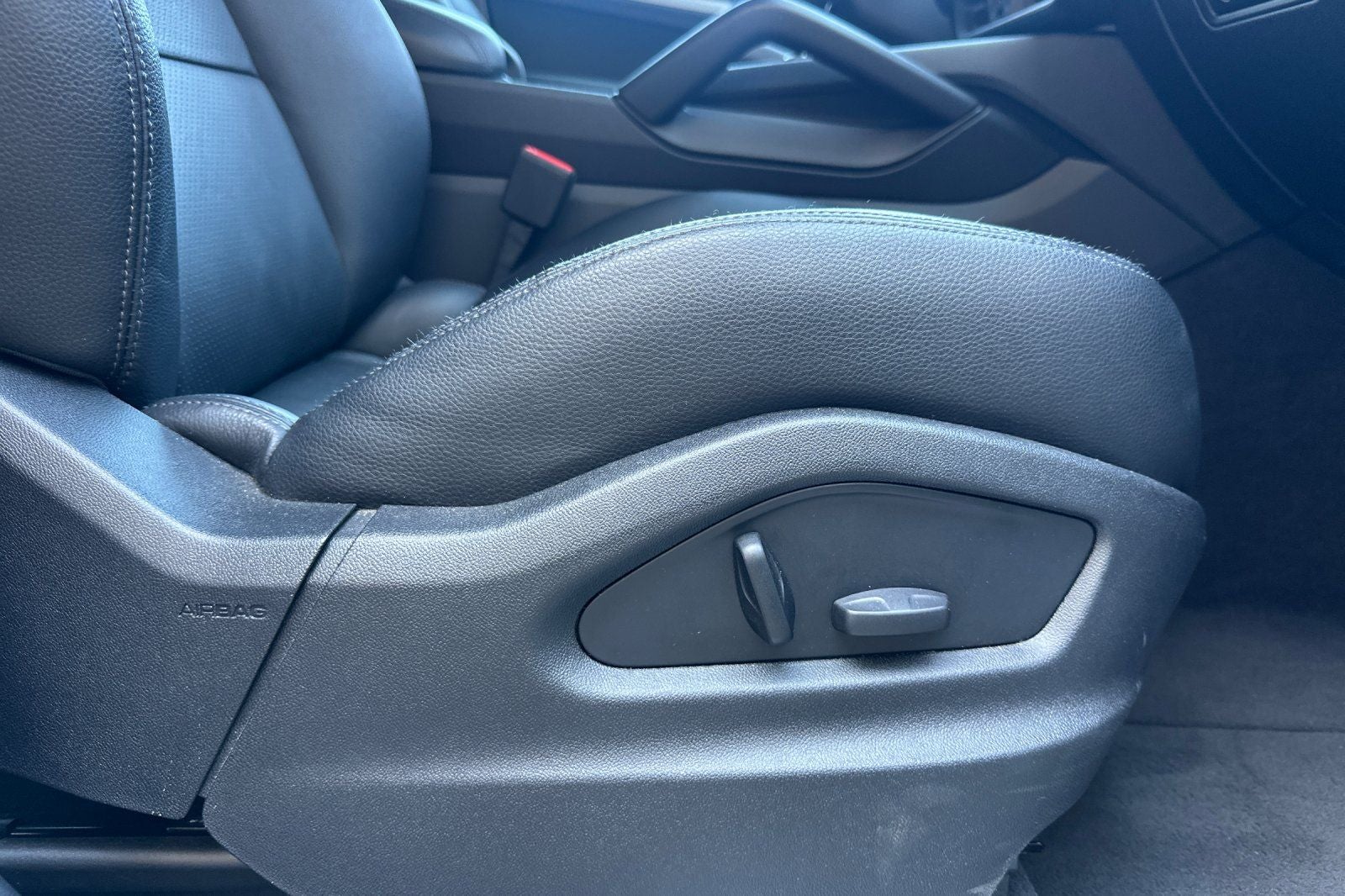 2024 Porsche Cayenne Base