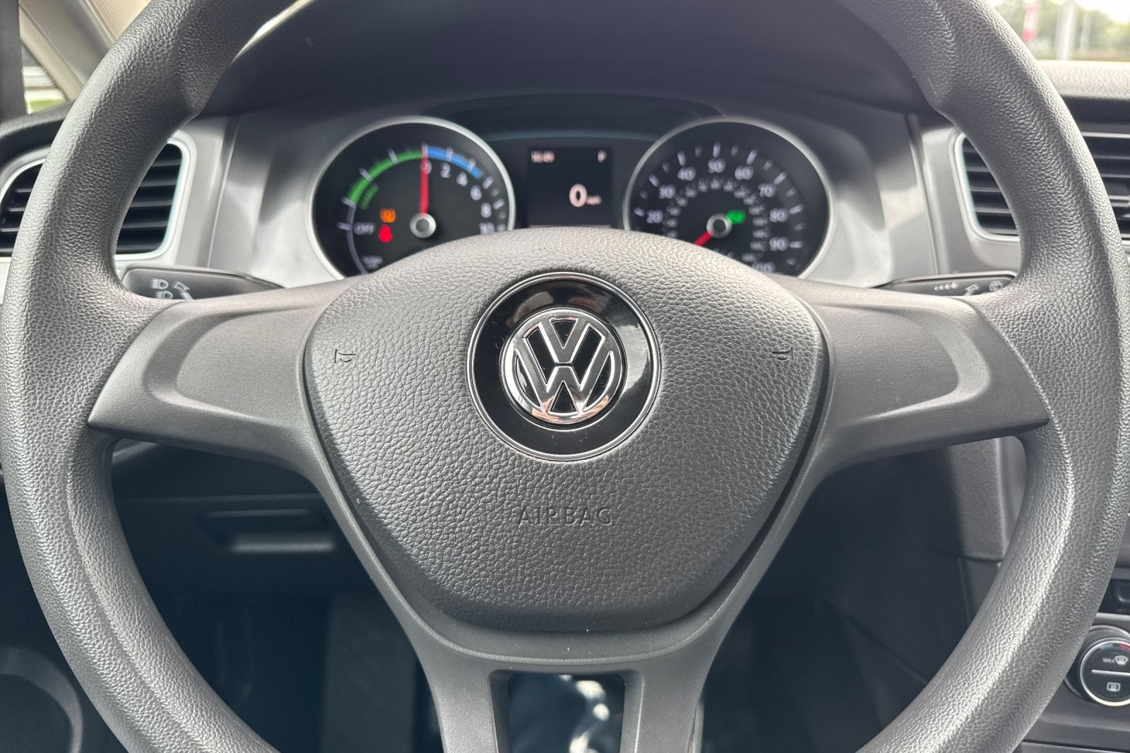 2016 Volkswagen e-Golf SE