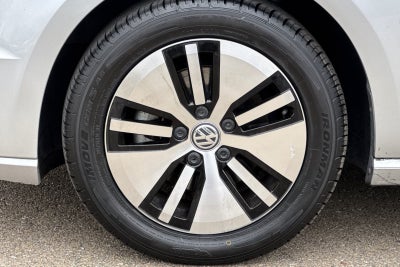 2016 Volkswagen e-Golf SE