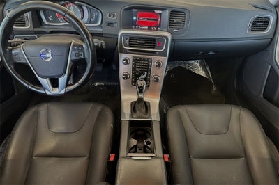 2018 Volvo V60 Cross Country T5