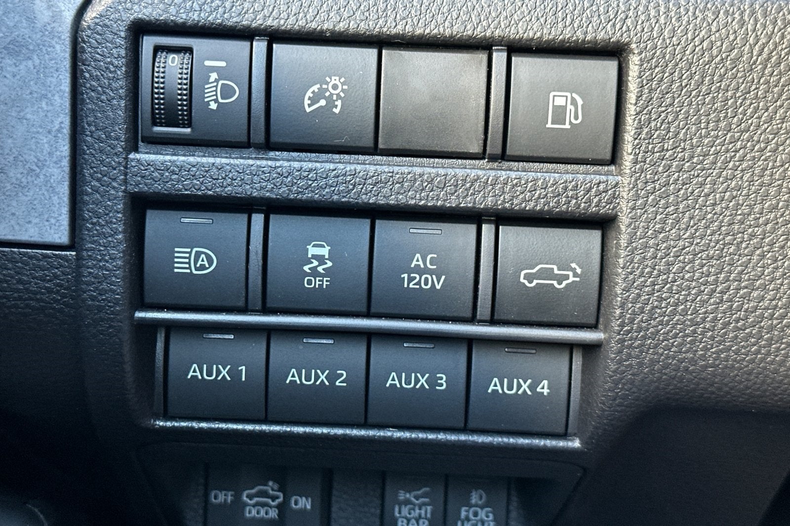 2026 Toyota Tacoma i-FORCE MAX Tacoma Trailhunter