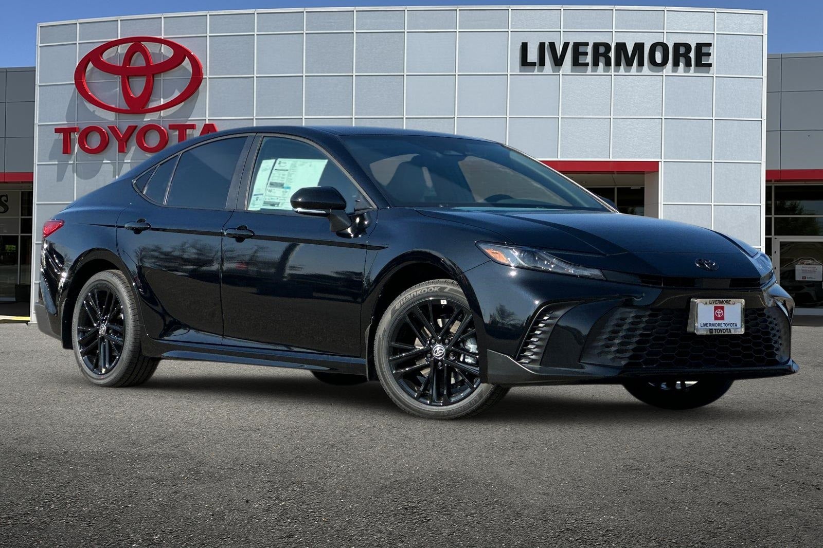 2026 Toyota Camry SE AWD