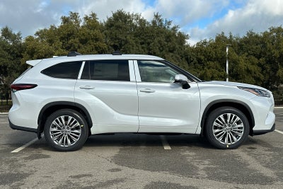 2026 Toyota Highlander Platinum