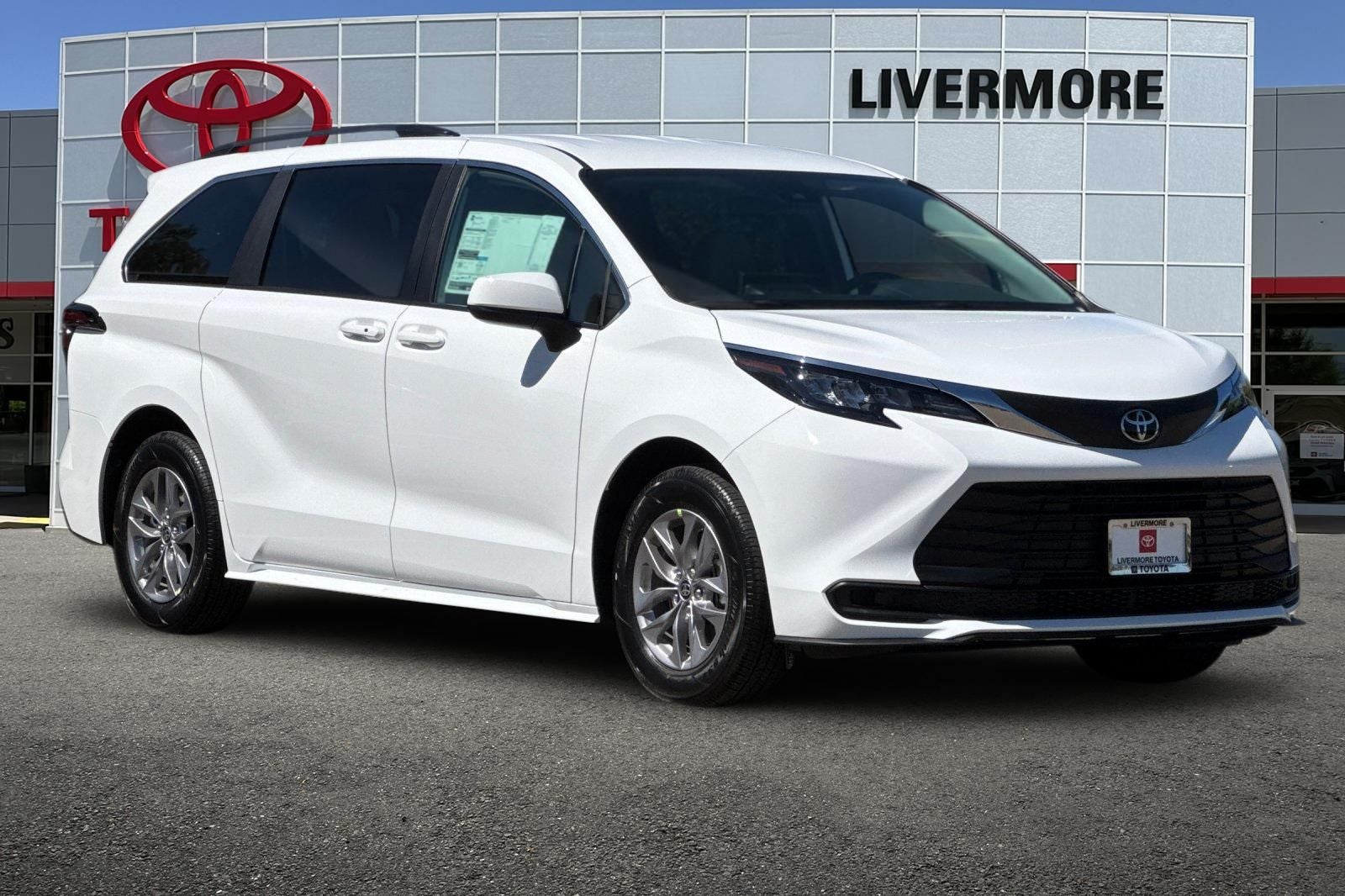2026 Toyota Sienna LE