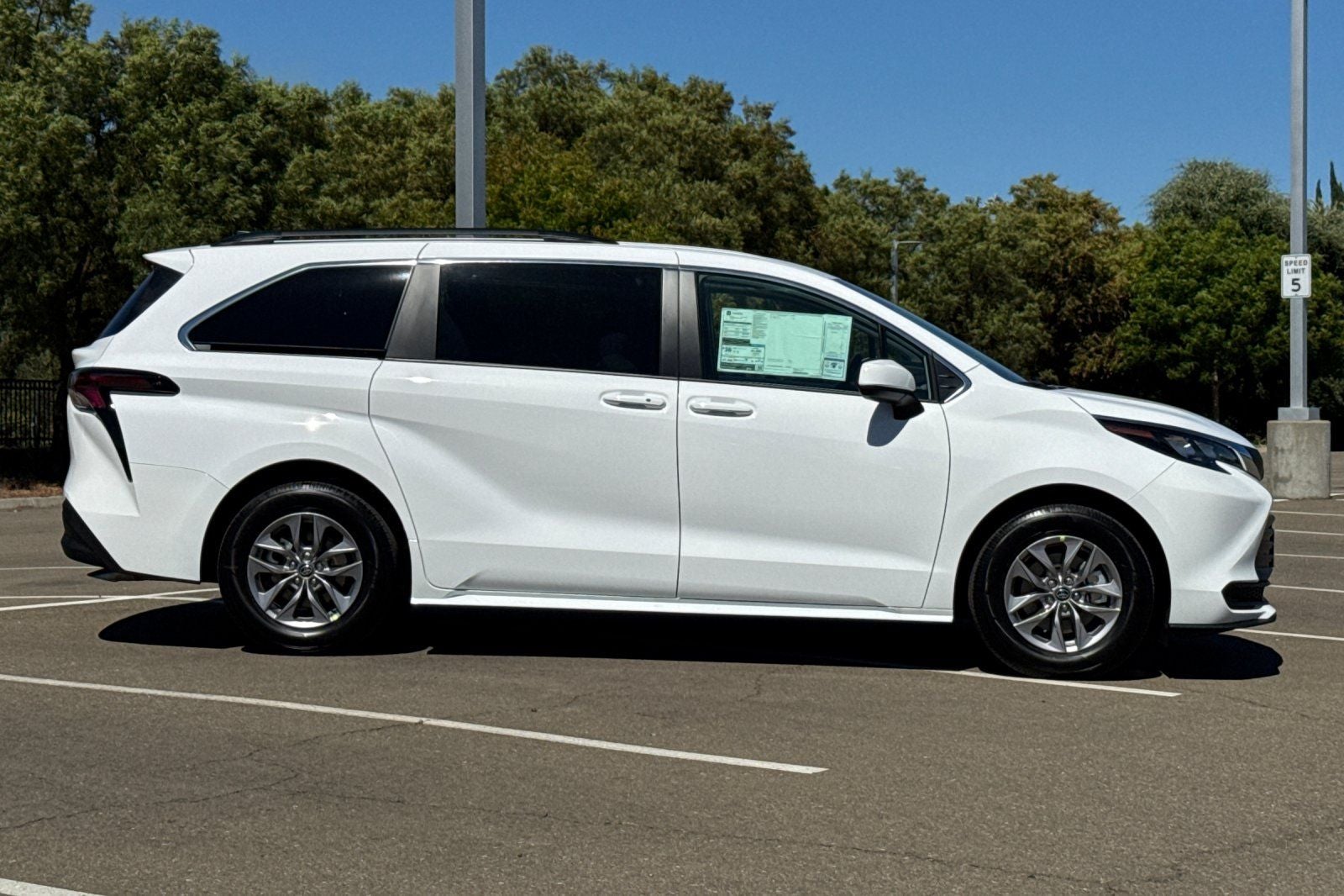 2026 Toyota Sienna LE