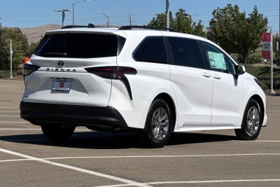2026 Toyota Sienna LE