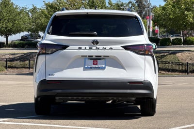 2026 Toyota Sienna LE