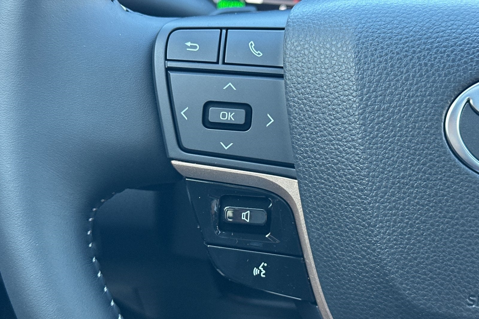 2025 Toyota Toyota Crown Signia Limited