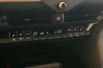 2026 Toyota Toyota Crown Signia XLE
