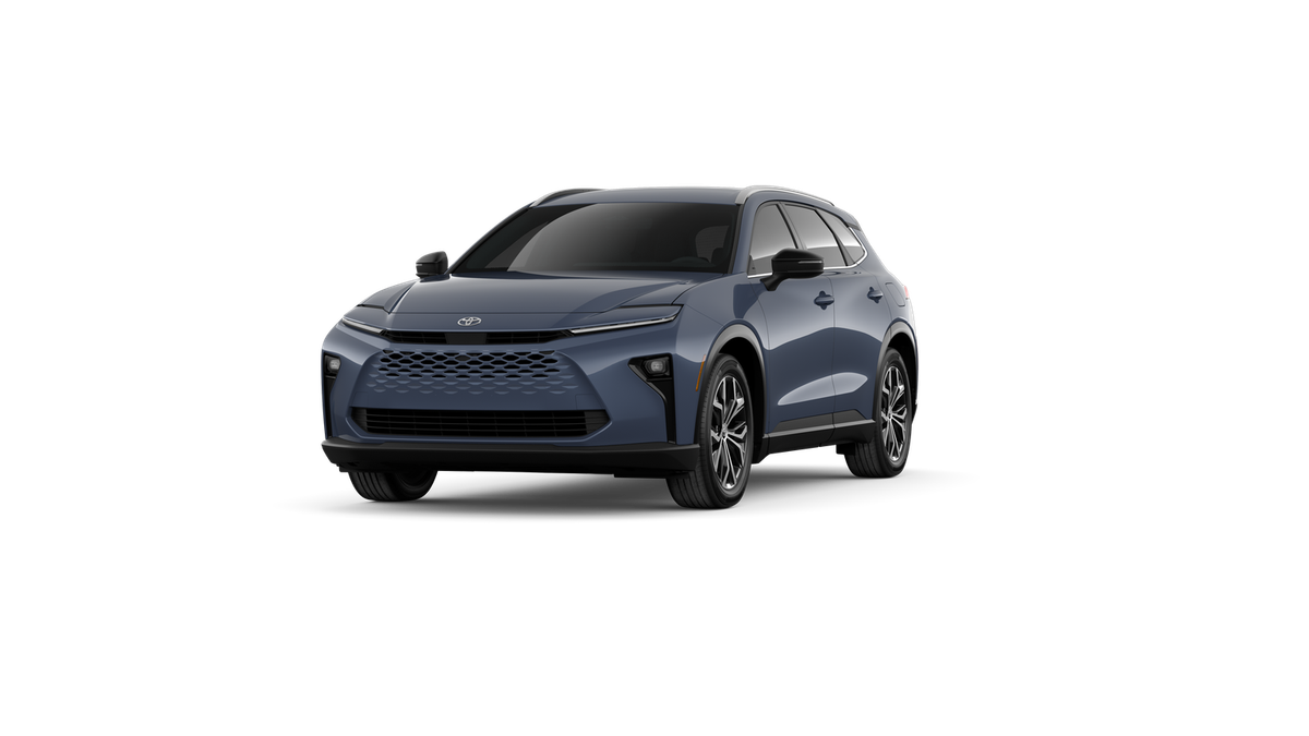 2026 Toyota Crown Signia XLE AWD's photo
