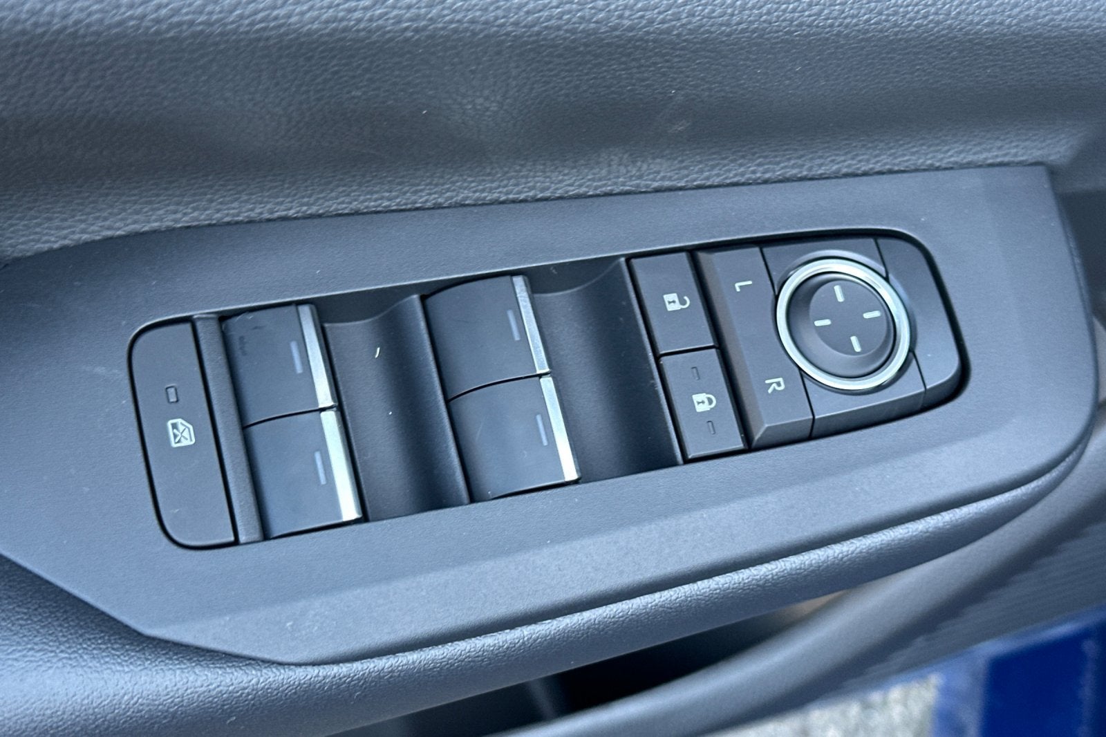 2027 Toyota Prius Plug-in Hybrid XSE Premium
