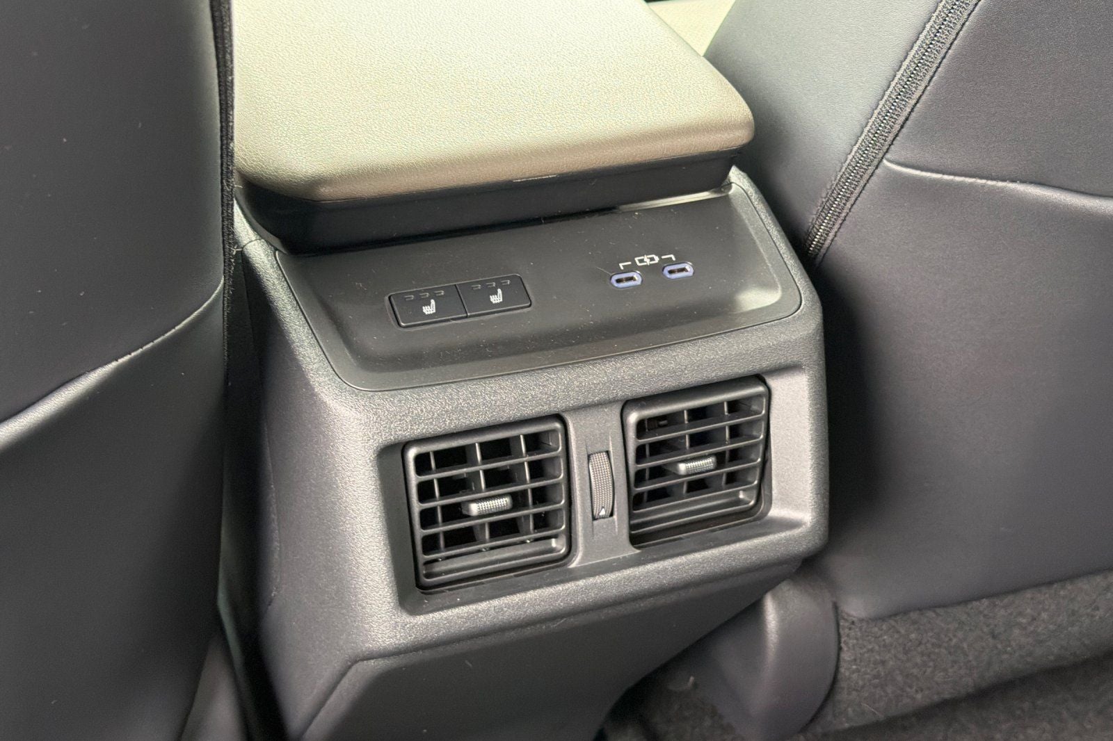 2026 Toyota bZ Woodland AWD (Natl)