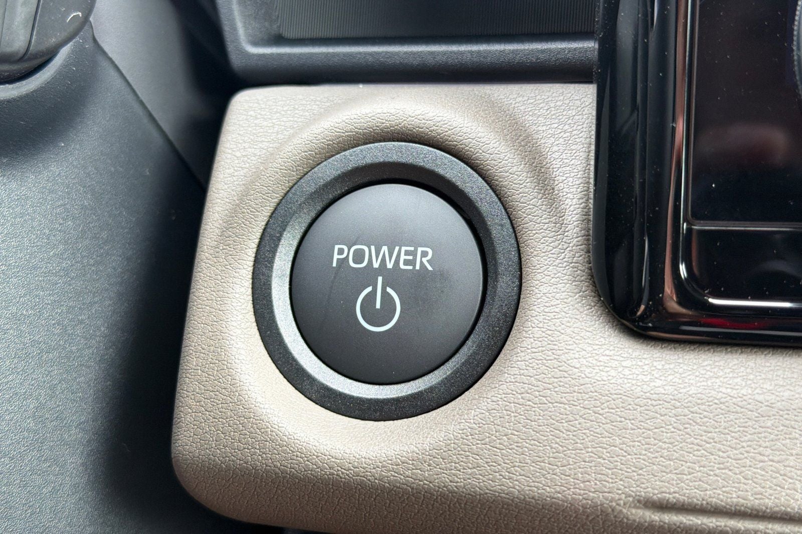2026 Toyota bZ Woodland AWD (Natl)