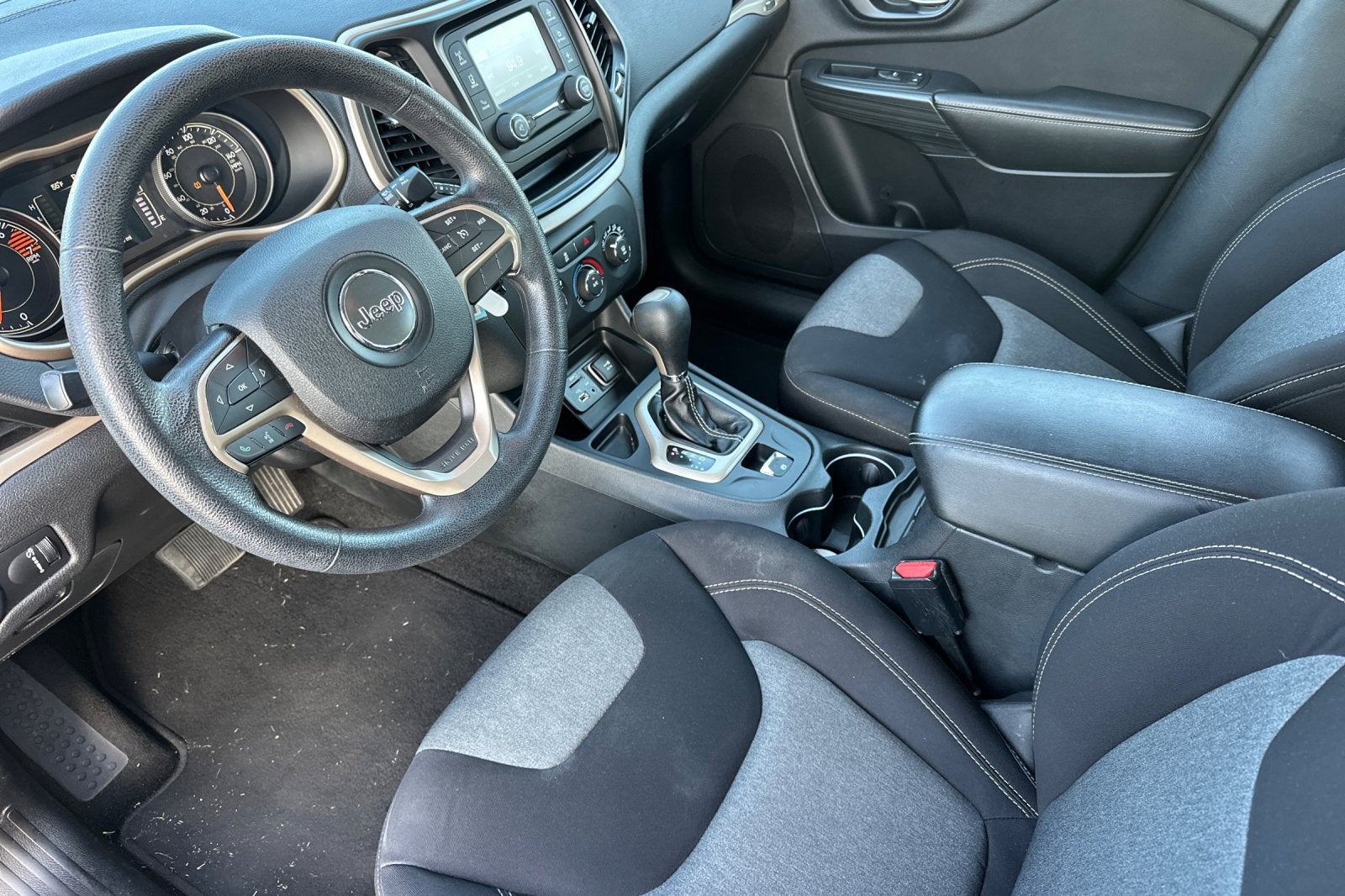 2016 Jeep Cherokee Sport