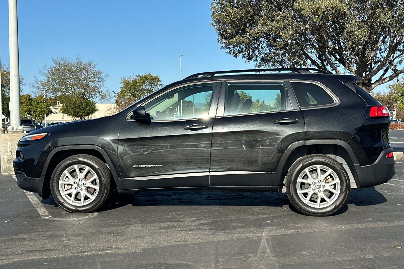 2016 Jeep Cherokee Sport
