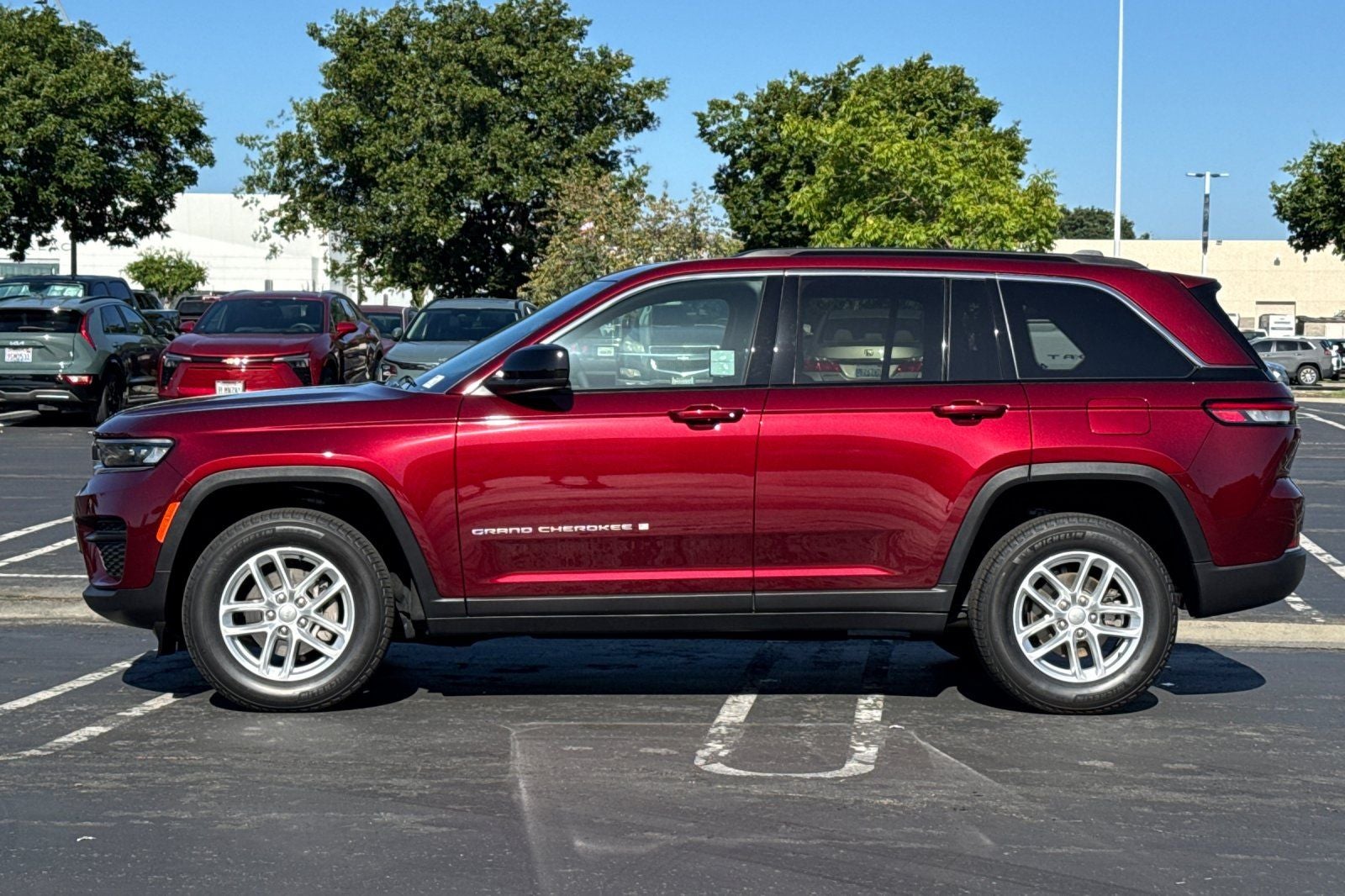 2025 Jeep Grand Cherokee Laredo