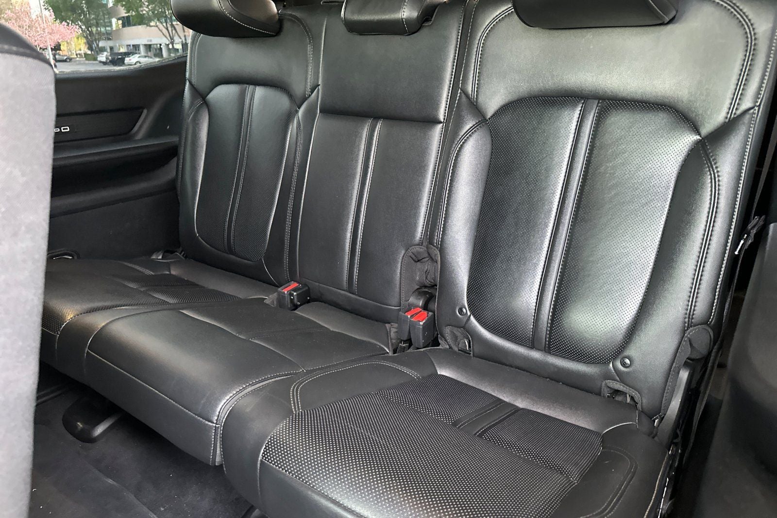 2023 Jeep Wagoneer Base