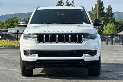 2023 Jeep Wagoneer Base