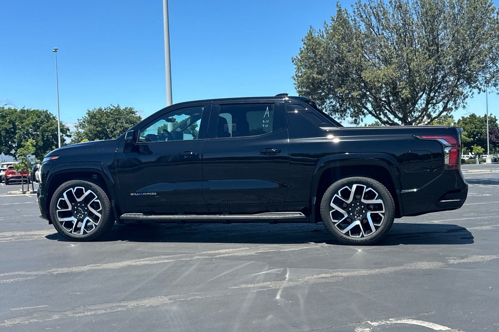 2025 Chevrolet Silverado EV RST