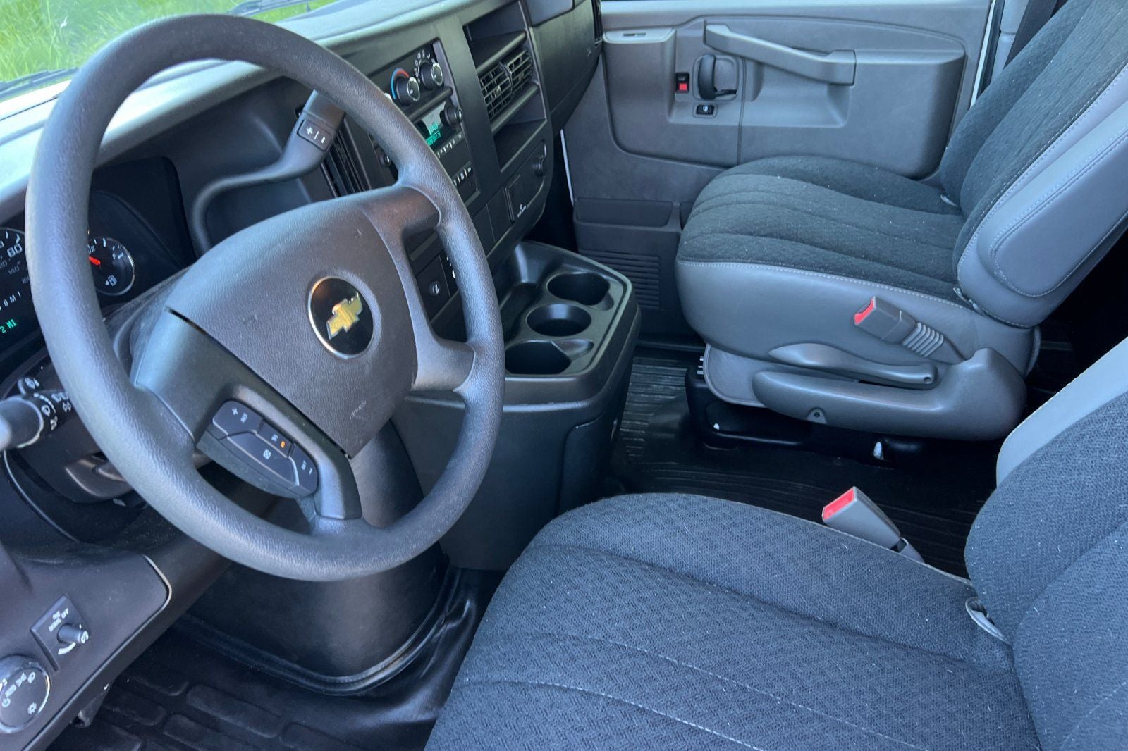 2025 Chevrolet Express 2500 Work Van Cargo