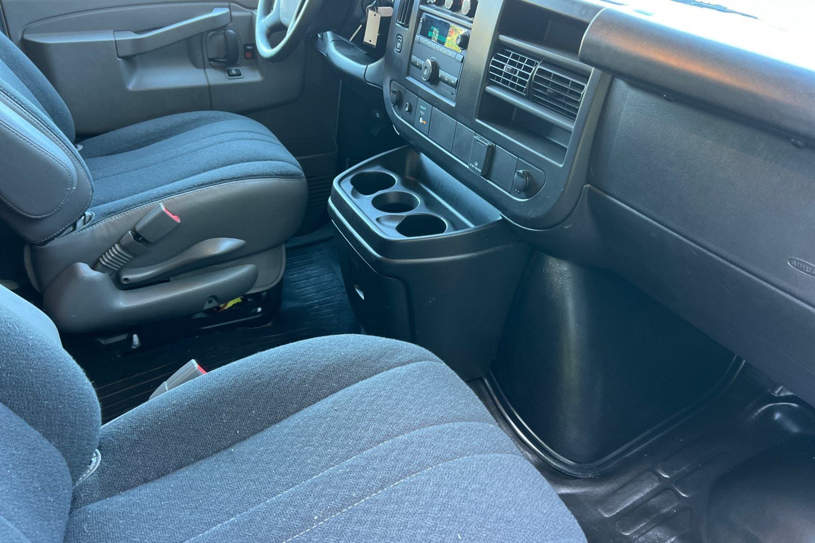 2025 Chevrolet Express 2500 Work Van Cargo