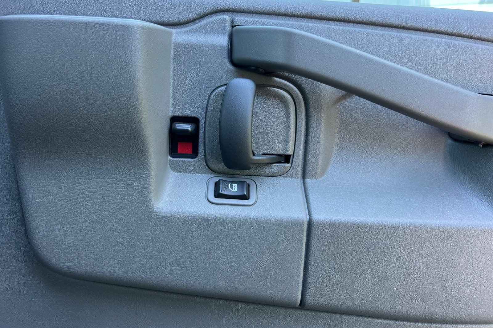 2025 Chevrolet Express 2500 Work Van Cargo