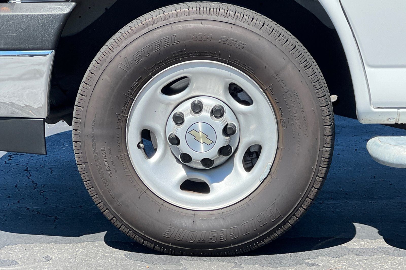 2025 Chevrolet Express 2500 Work Van Cargo