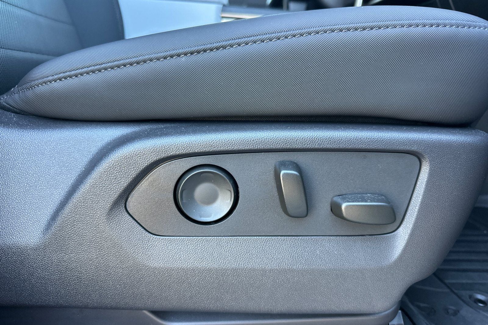 2024 GMC Hummer EV SUV 2X