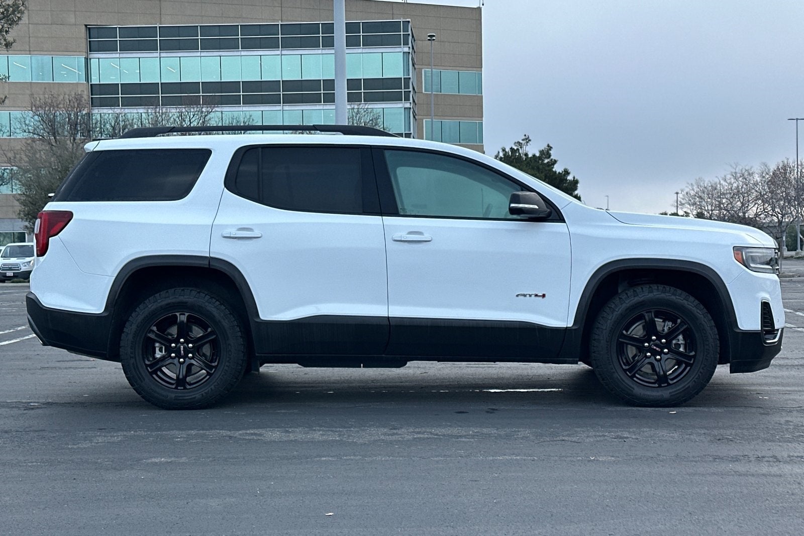 2022 GMC Acadia AT4