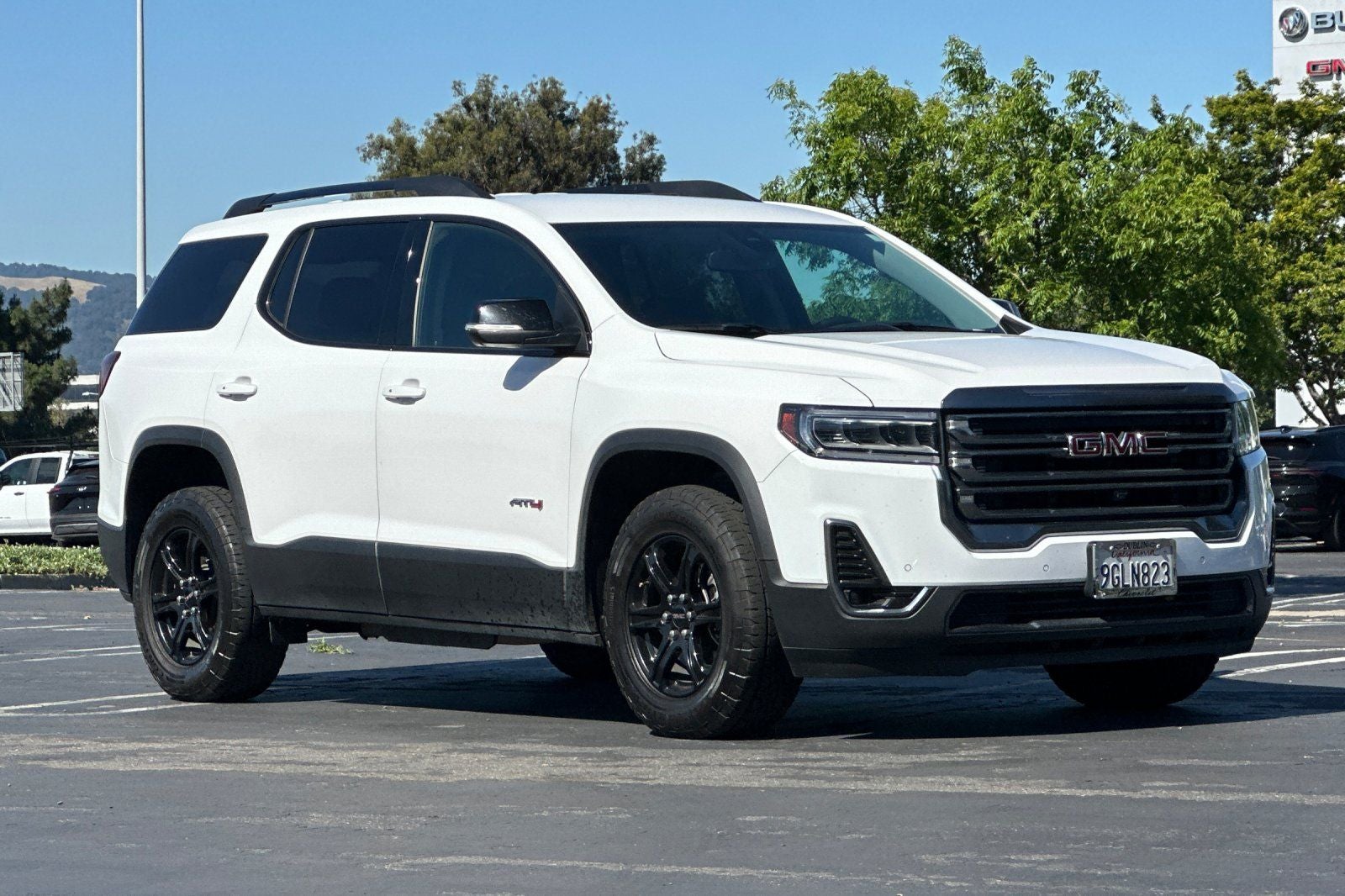 2023 GMC Acadia AT4