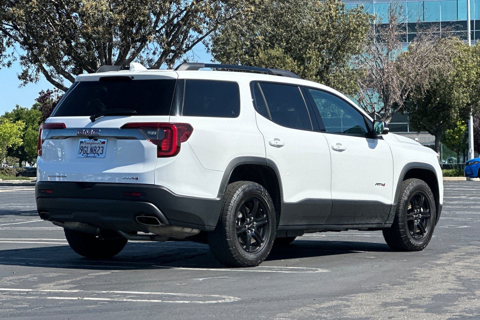 2023 GMC Acadia AT4