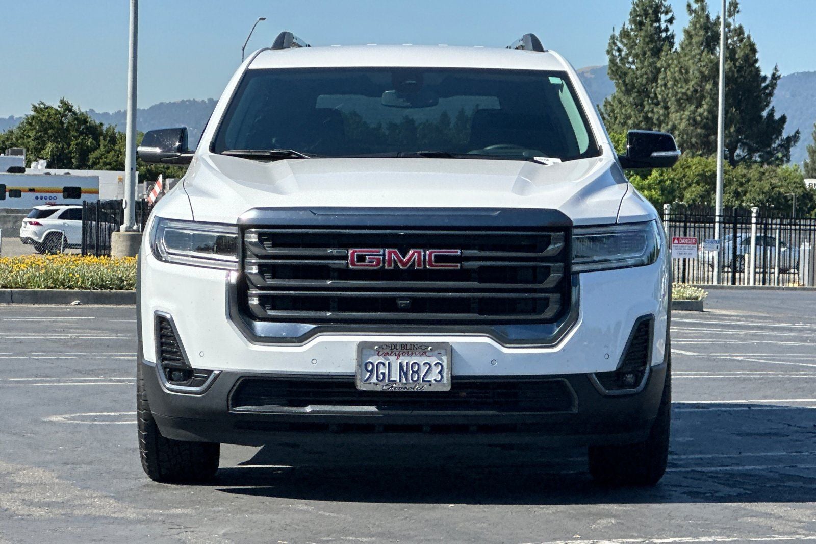 2023 GMC Acadia AT4