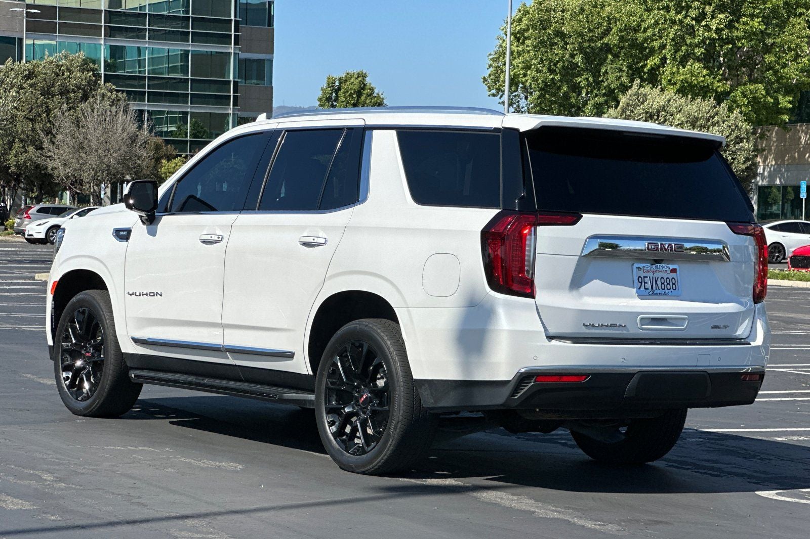 2023 GMC Yukon SLT