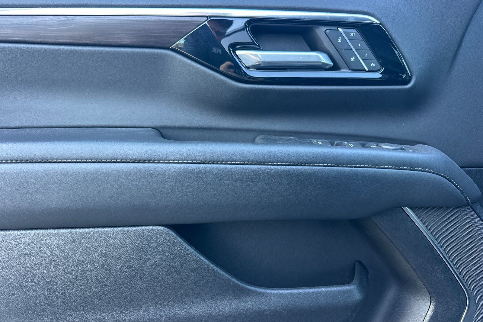 2025 Chevrolet Suburban LT