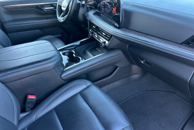 2025 Chevrolet Suburban LT