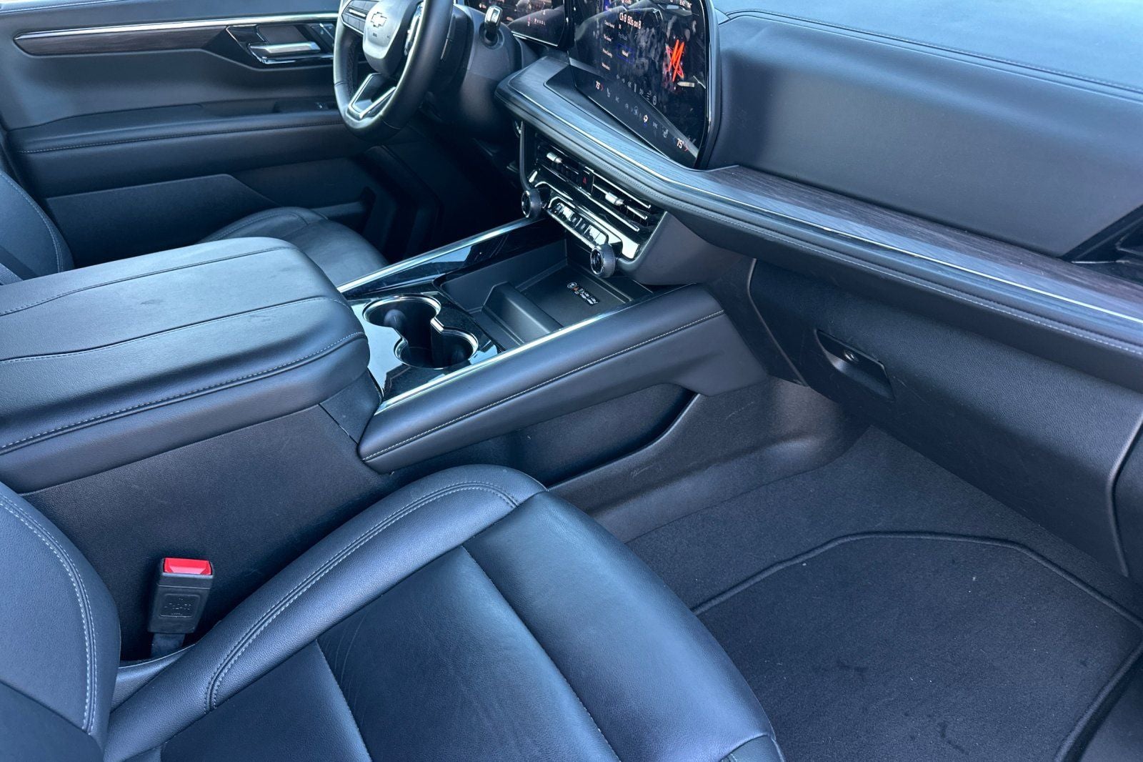 2025 Chevrolet Suburban LT