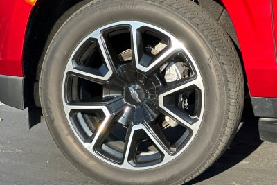 2023 Chevrolet Suburban RST