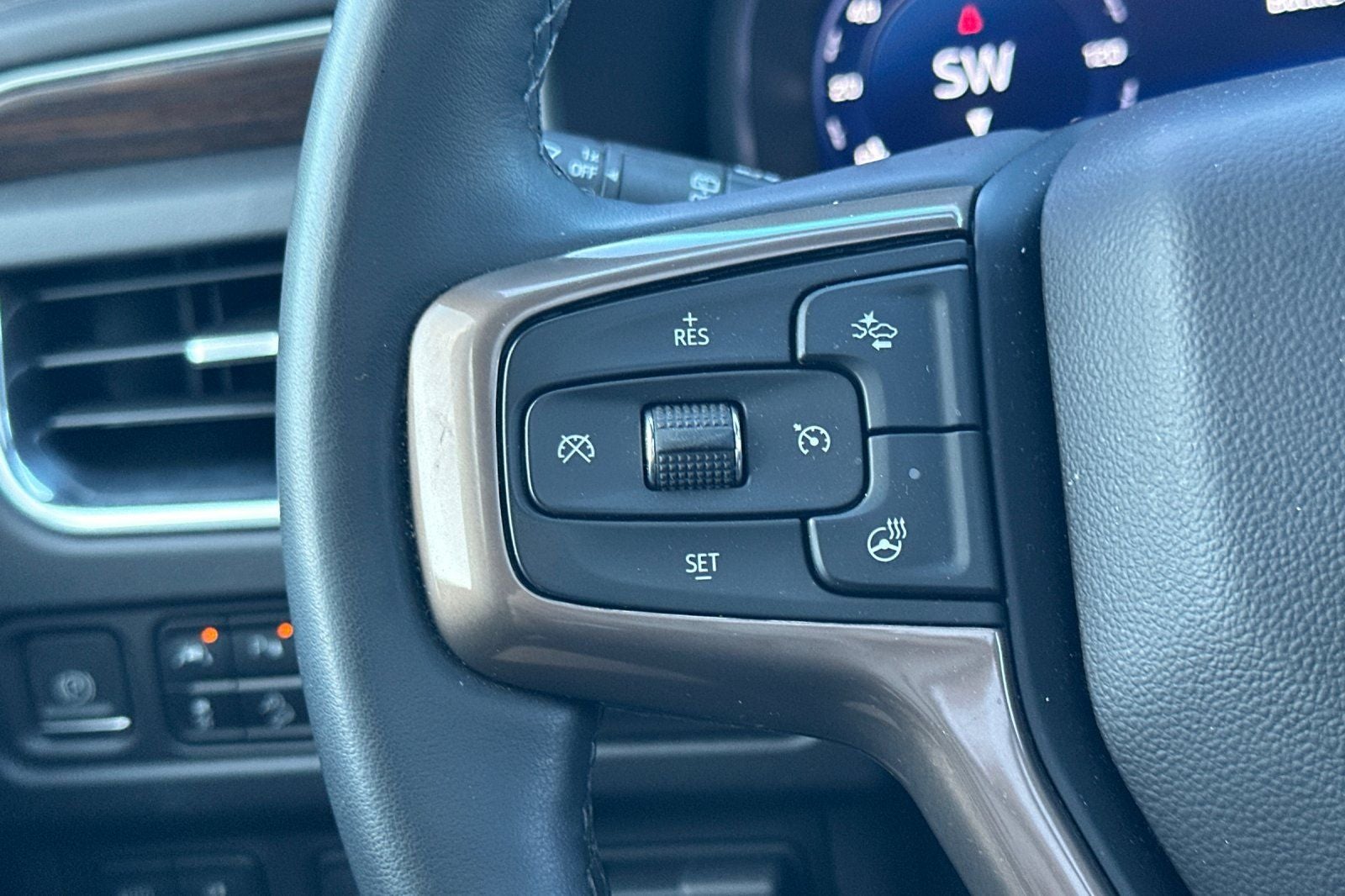 2023 Chevrolet Suburban High Country