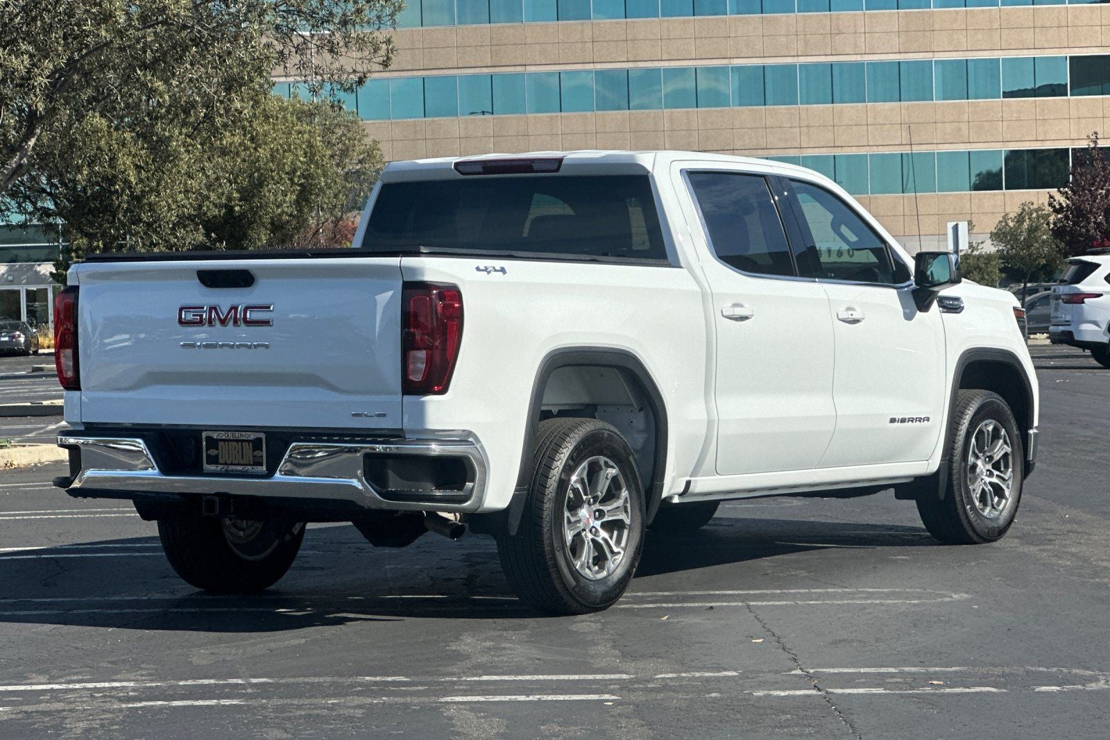 2024 GMC Sierra 1500 SLE