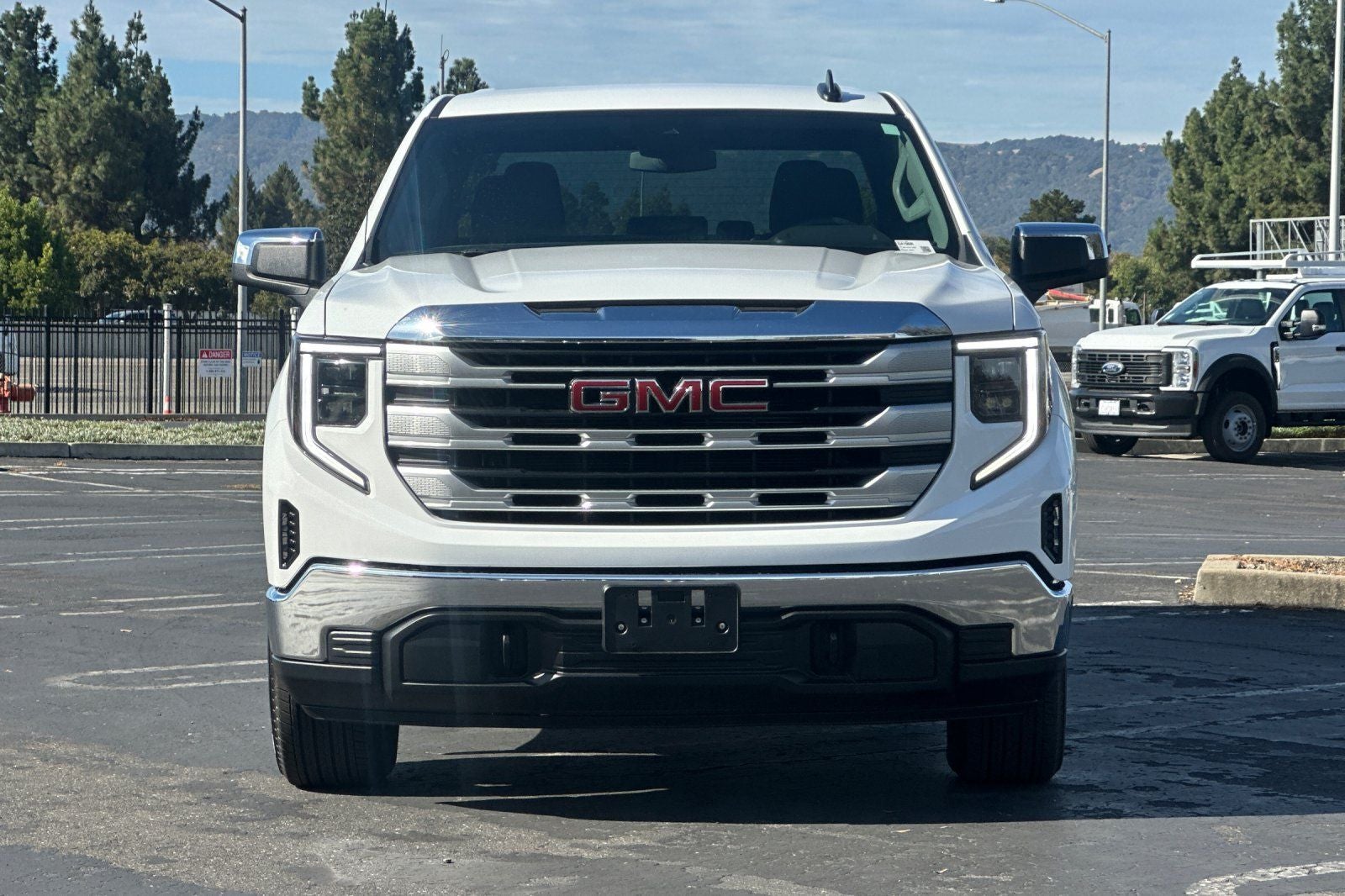 2024 GMC Sierra 1500 SLE