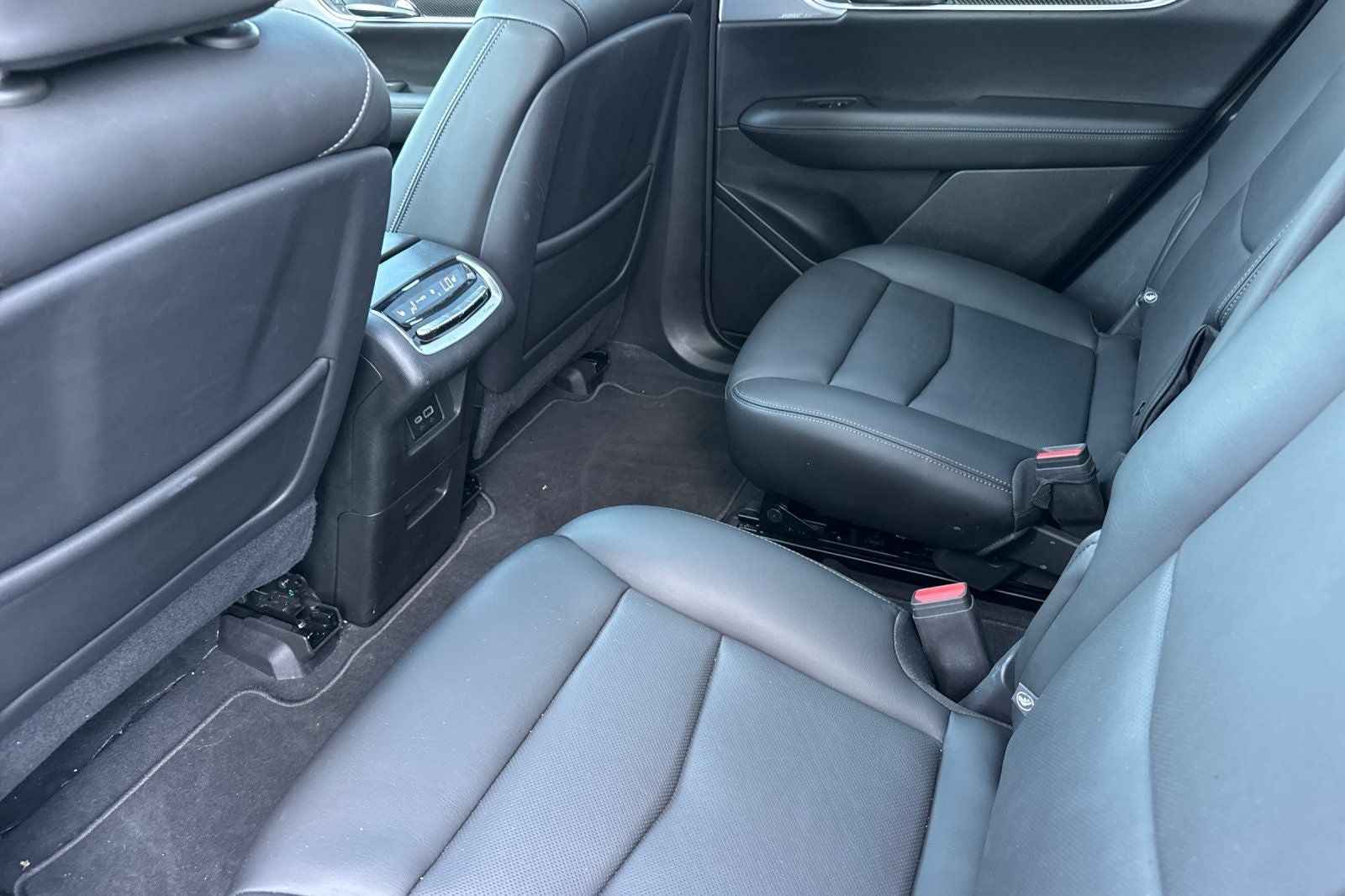 2025 Cadillac XT6 Sport