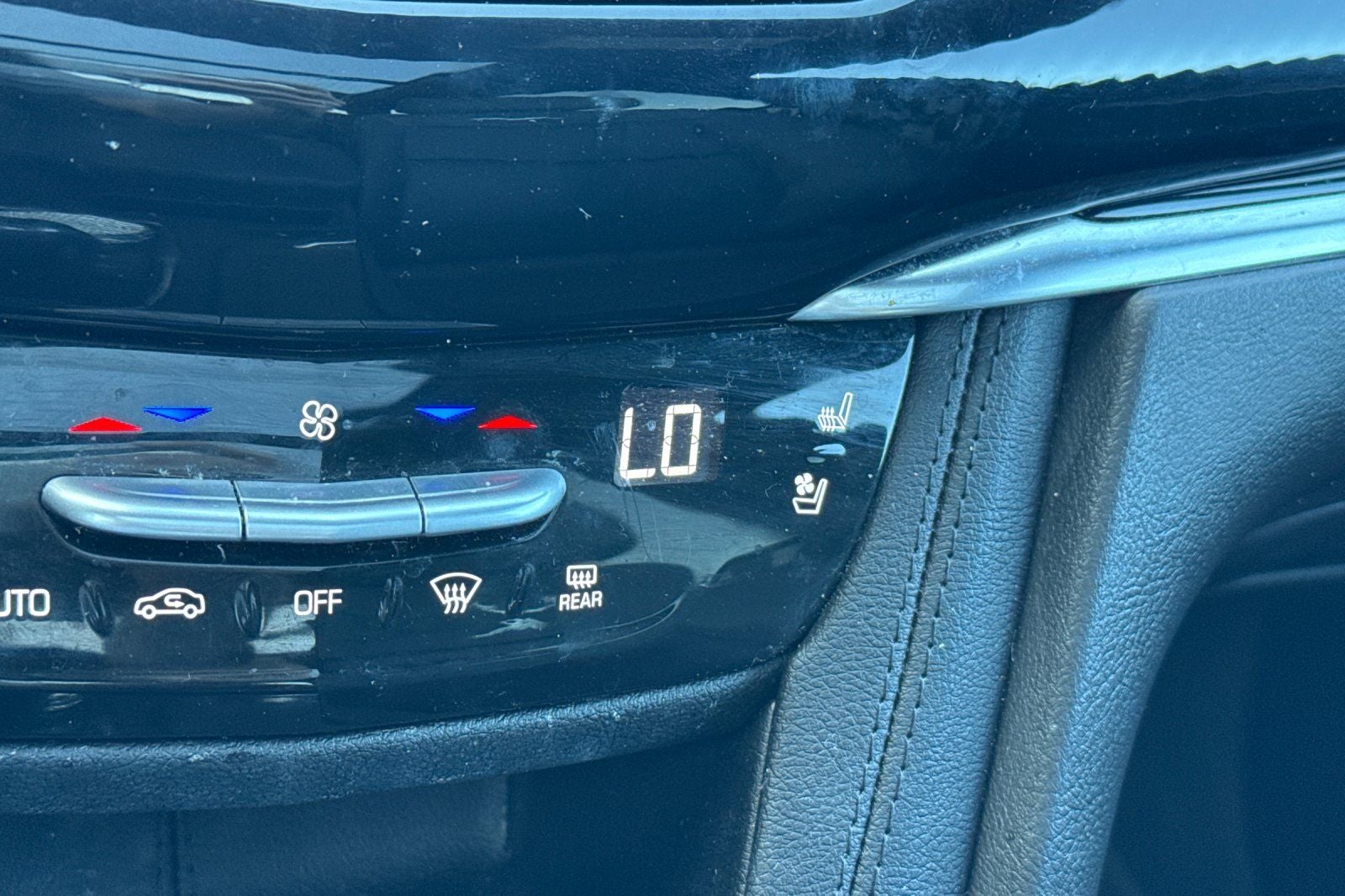 2025 Cadillac XT6 Sport
