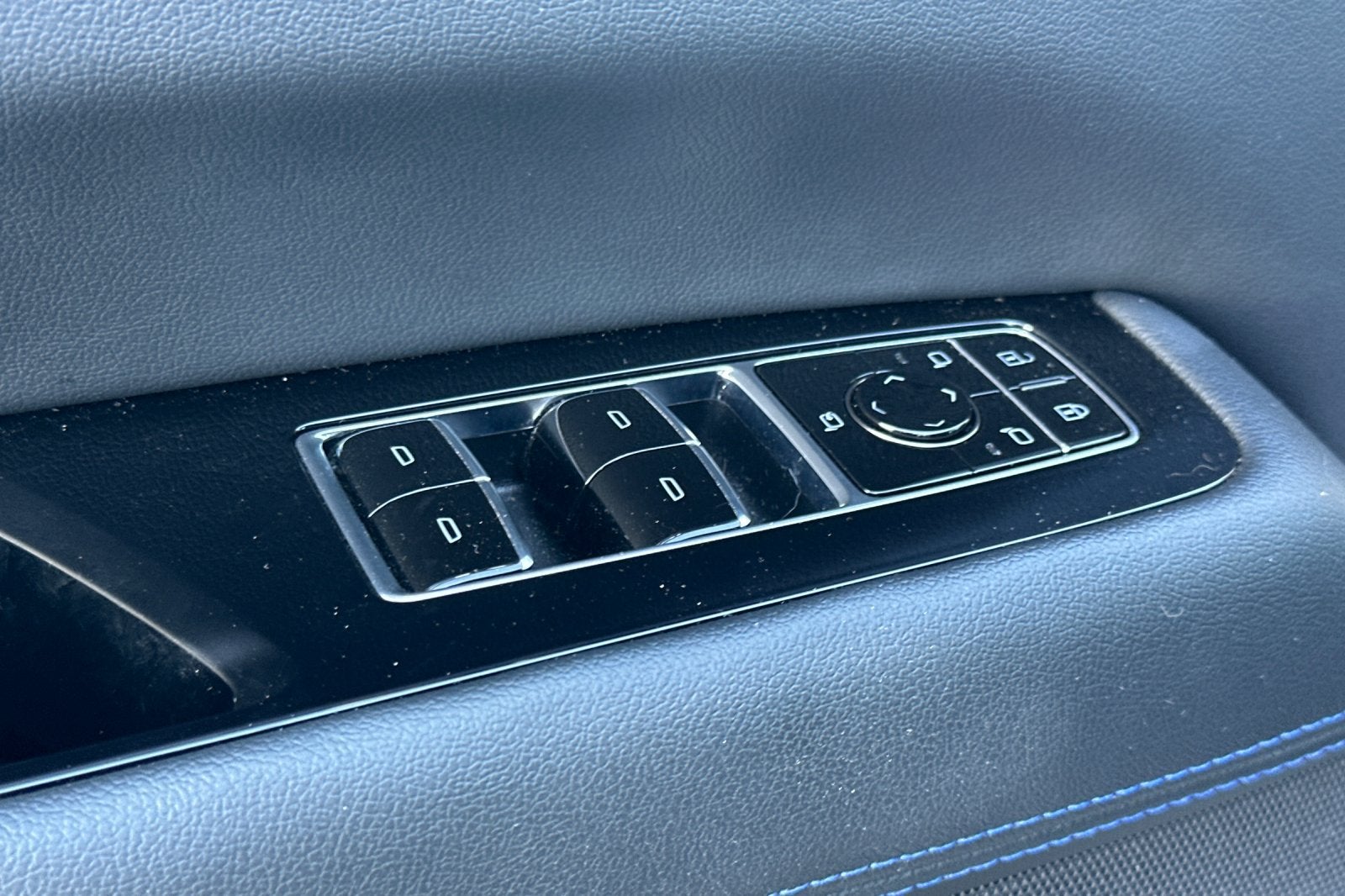 2025 Cadillac ESCALADE IQ Sport 1