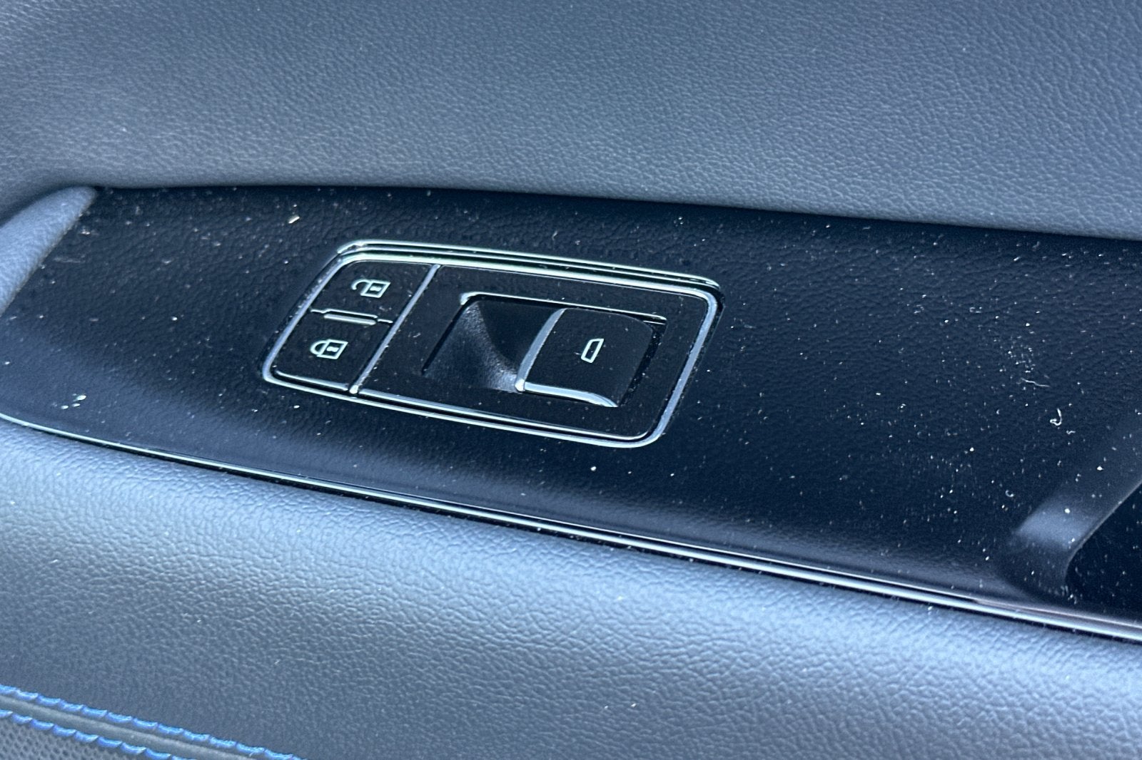 2025 Cadillac ESCALADE IQ Sport 1