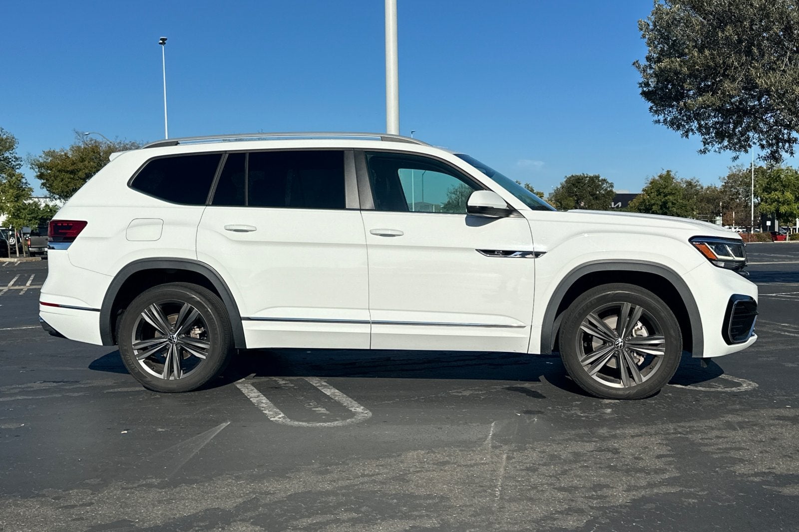 2022 Volkswagen Atlas 3.6L V6 SEL R-Line