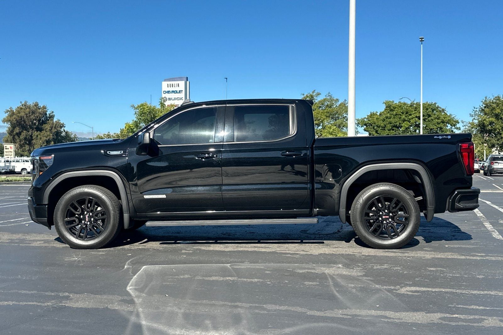 2025 GMC Sierra 1500 Elevation