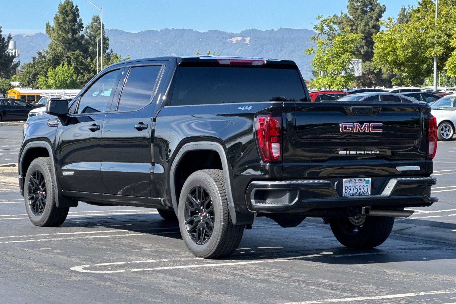 2023 GMC Sierra 1500 Elevation