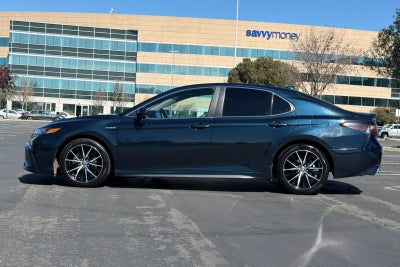 2021 Toyota Camry Hybrid SE