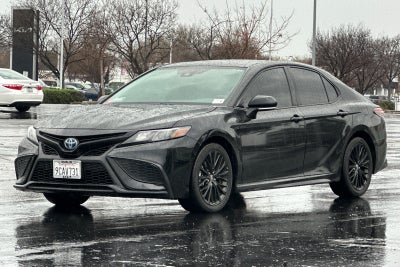 2022 Toyota Camry Hybrid SE