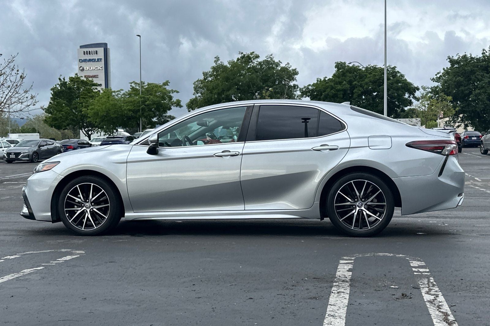 2023 Toyota Camry SE